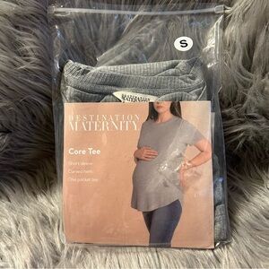 Destination Maternity‎ Core Tee Women Size Small Short Sleeve One Pocket T-Shirt
